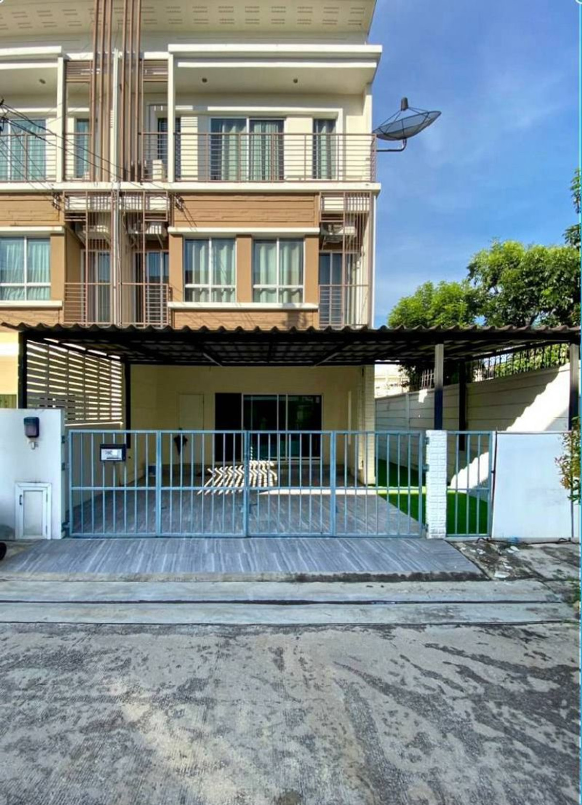 For RentTownhomePattanakan, Srinakarin : 3-story townhome for rent Villette City Pattanakarn 38: Villette City Pattanakarn 38