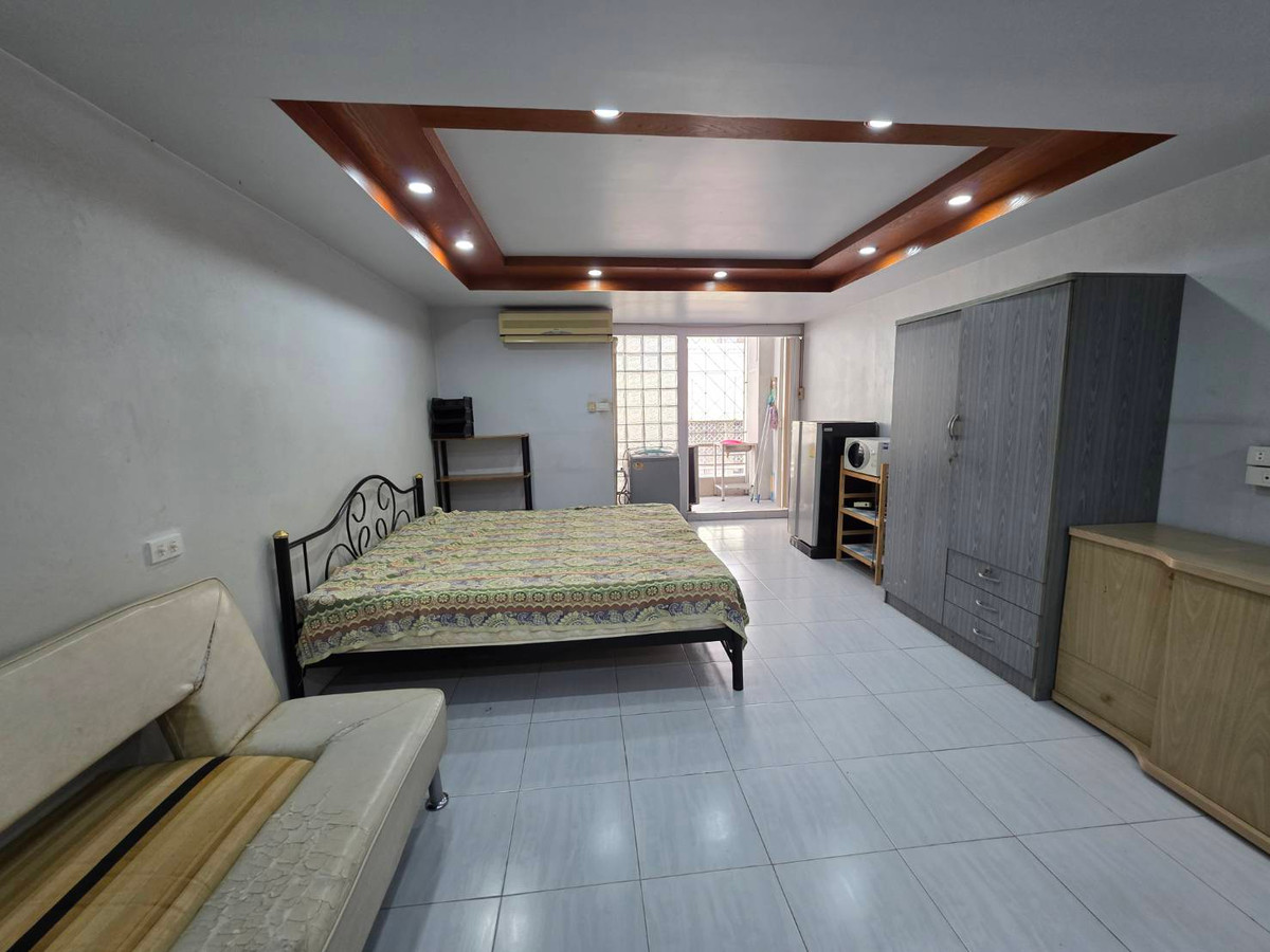 ขายคอนโดรัชดา ห้วยขวาง : ขาย ทีวีซี คอนโด เฟอร์บิลด์อิน ฝ้าตกแต่งเรียบร้อย พร้อมเครื่องใช้ไฟฟ้า