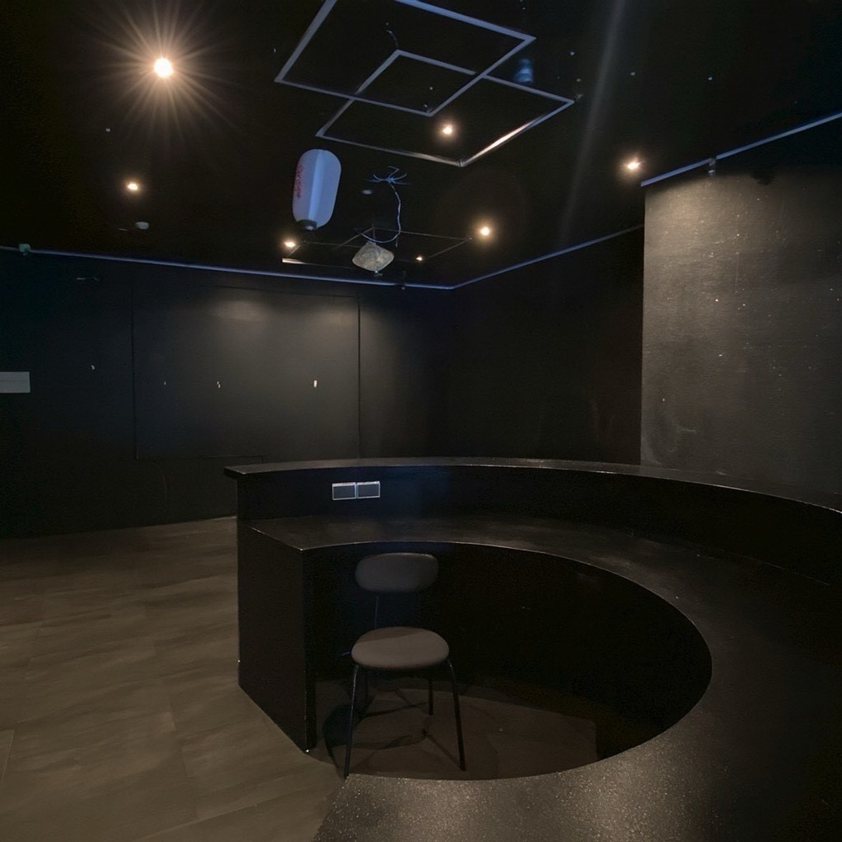 ให้เช่าร้านค้า/ตลาดนัดสุขุมวิท อโศก ทองหล่อ : ด่วน !!! พื้นที่ให้เช่า ทำเลดีมาก 🔹ใจกลางเอกมัย-ทองหล่อ🔹พื้นที่ใช้สอย 269 ตรม. • มีที่จอดรถ • เหมาะสำหรับทำร้านอาหารผับ บาร์ ร้านนวด 