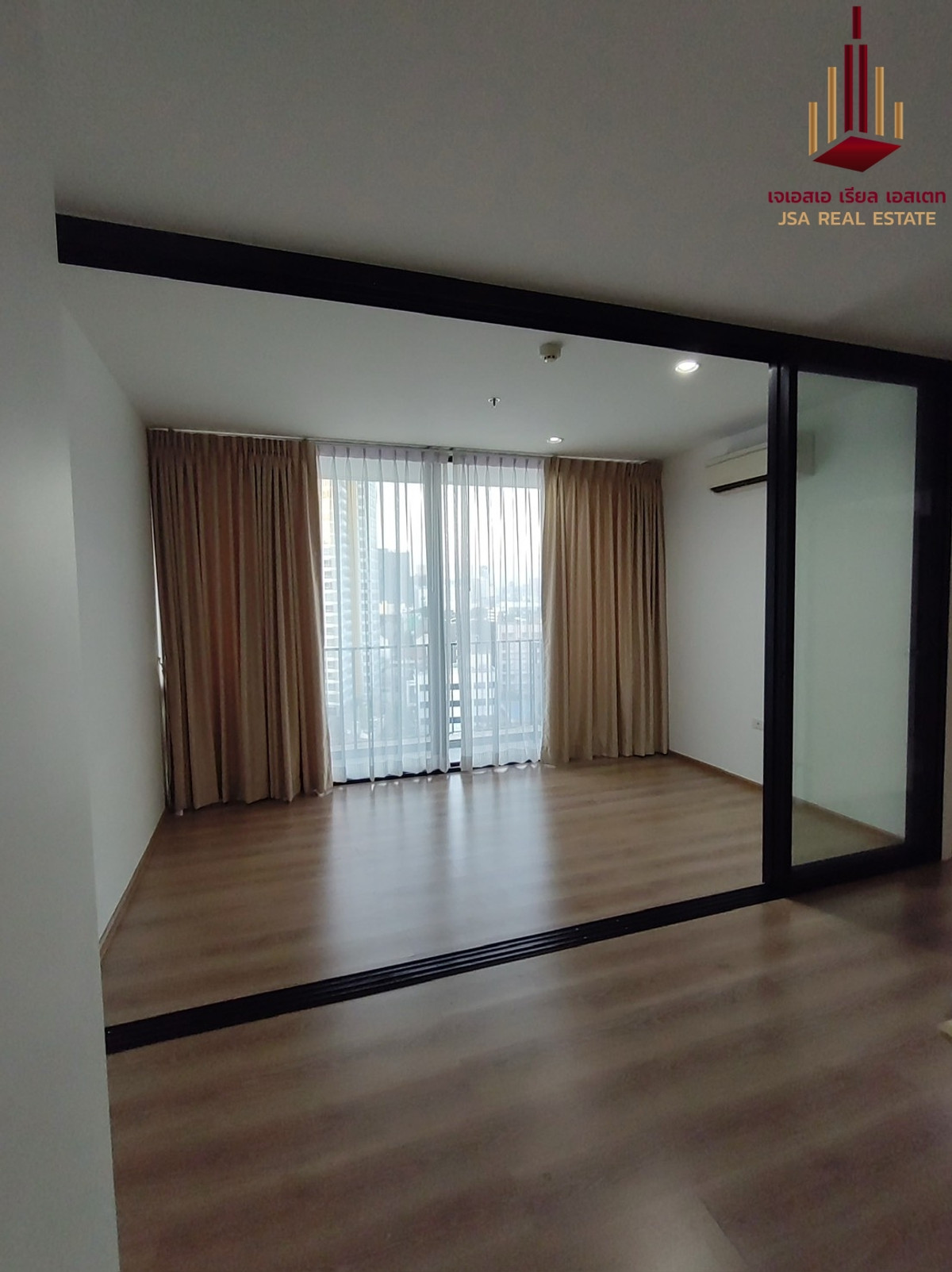 ขายคอนโดลาดพร้าว เซ็นทรัลลาดพร้าว : ✨ For Sale:  Condo The Issara Ladprao✨ ห้องใหญ่ ทำเลทอง