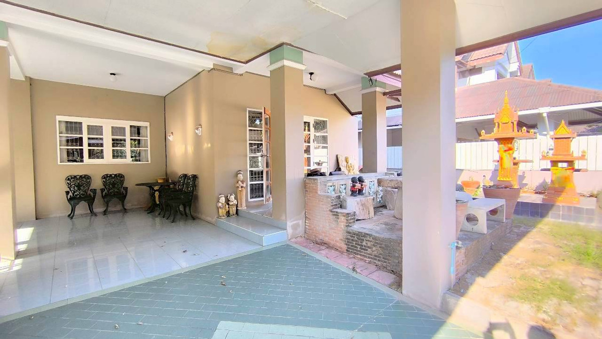 For SaleHousePhutthamonthon, Salaya : Baan Sri Supalai Single house for sale, 129.2 square meters, near Mahidol University, Salaya, Phutthamonthon, Salaya-Bang Len Road. Sri Supalai Village, Ban Mai Subdistrict, Bang Yai District, Nonthaburi, on the boundary between Nonthaburi and Nakhon Path