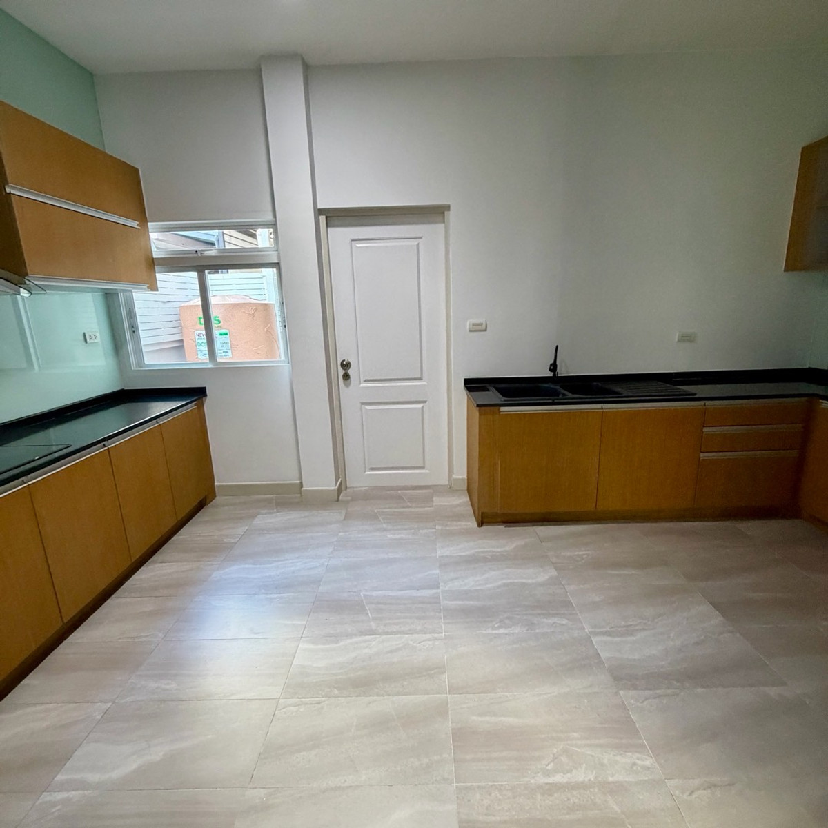 HousePattanakan, Srinakarin : 3-storey luxury detached house, Grand Bangkok Boulevard project, Rama 9 - Srinakarin (Krungthep Kreetha) 🏡 next to Wellington College international school, near the golf course.