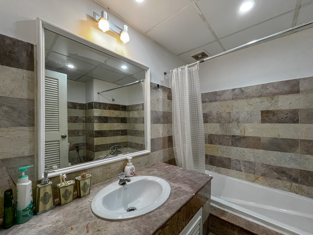 ขายคอนโดนานา : 🔥 FQ เจ้าของต้องการขายด่วน! Sukhumvit Suite ราคา 3.5 ล้าน ราคาดีสุดในตลาด ทักมาราคาอาจต่อรองได้อีก