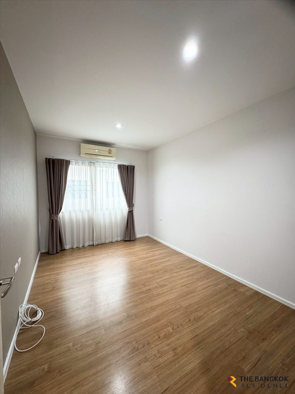 ขายทาวน์โฮมเสรีไทย-นิด้า : Baan Klang Muang Ladprao - Serithai  🏡 ทาวน์โฮม 3 ชั้น ติดถนนเสรีไทย