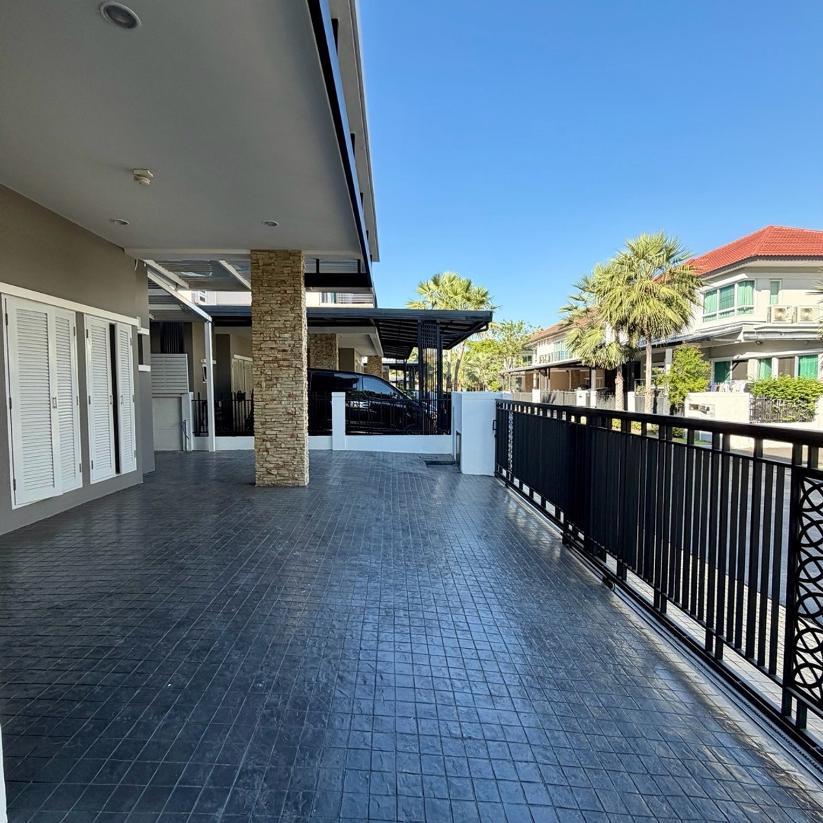 HousePattanakan, Srinakarin : 3-storey luxury detached house, Grand Bangkok Boulevard project, Rama 9 - Srinakarin (Krungthep Kreetha) 🏡 next to Wellington College international school, near the golf course.