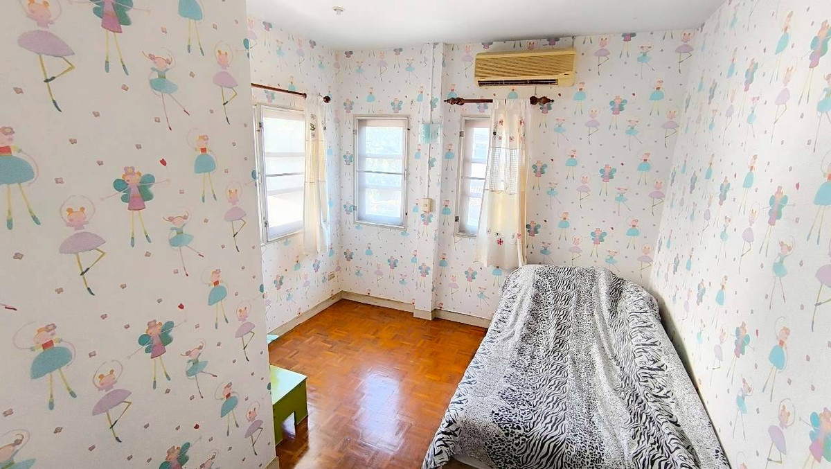 For SaleHousePhutthamonthon, Salaya : Baan Sri Supalai Single house for sale, 129.2 square meters, near Mahidol University, Salaya, Phutthamonthon, Salaya-Bang Len Road. Sri Supalai Village, Ban Mai Subdistrict, Bang Yai District, Nonthaburi, on the boundary between Nonthaburi and Nakhon Path