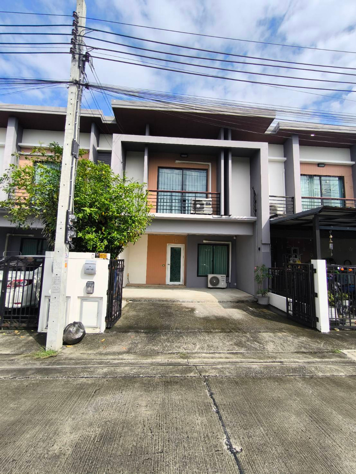 ขายทาวน์โฮมนนทบุรี บางใหญ่ บางบัวทอง : ขายทาวน์โฮม 2 ชั้น ทาวน์โฮม 2 ชั้น 18.8 ตร.ว. หมู่บ้านเนเชอร่า เทรนด์ รัตนาธิเบศร์-ราชพฤกษ์