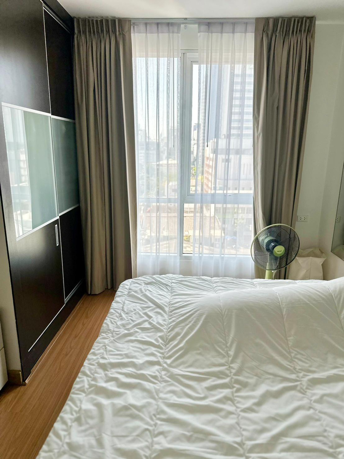 ให้เช่าคอนโดราชเทวี พญาไท : ให้เช่า คอนโด The Complete Rajprarop 2 ห้องนอน 55 ตรม. ทำเลใจกลางเมือง ใกล้ BTS อนุสาวรีย์ชัยฯ