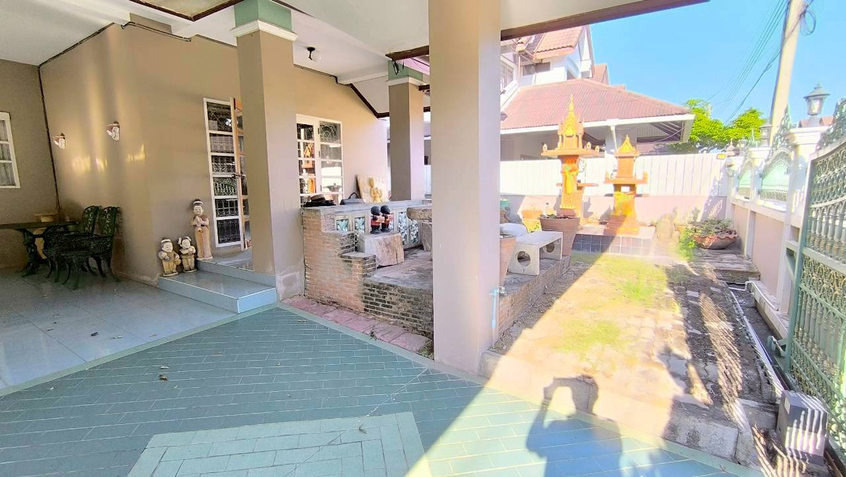 For SaleHousePhutthamonthon, Salaya : Baan Sri Supalai Single house for sale, 129.2 square meters, near Mahidol University, Salaya, Phutthamonthon, Salaya-Bang Len Road. Sri Supalai Village, Ban Mai Subdistrict, Bang Yai District, Nonthaburi, on the boundary between Nonthaburi and Nakhon Path