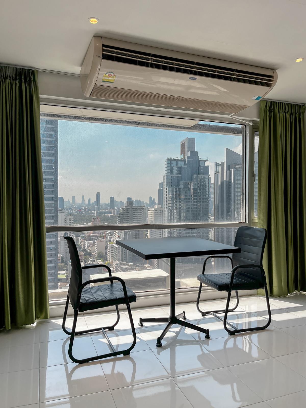 ขายคอนโดนานา : 🔥 FQ เจ้าของต้องการขายด่วน! Sukhumvit Suite ราคา 3.5 ล้าน ราคาดีสุดในตลาด ทักมาราคาอาจต่อรองได้อีก