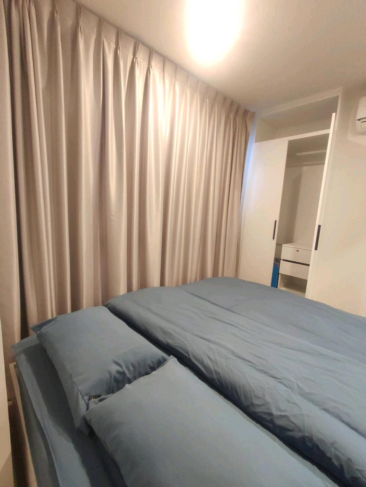 For RentCondoKasetsart, Ratchayothin : Urgent for rent Blue Phahon Yothin 35, size 24 square meters, excellent condition, new room, complete with furniture + electrical appliances. Never moved in