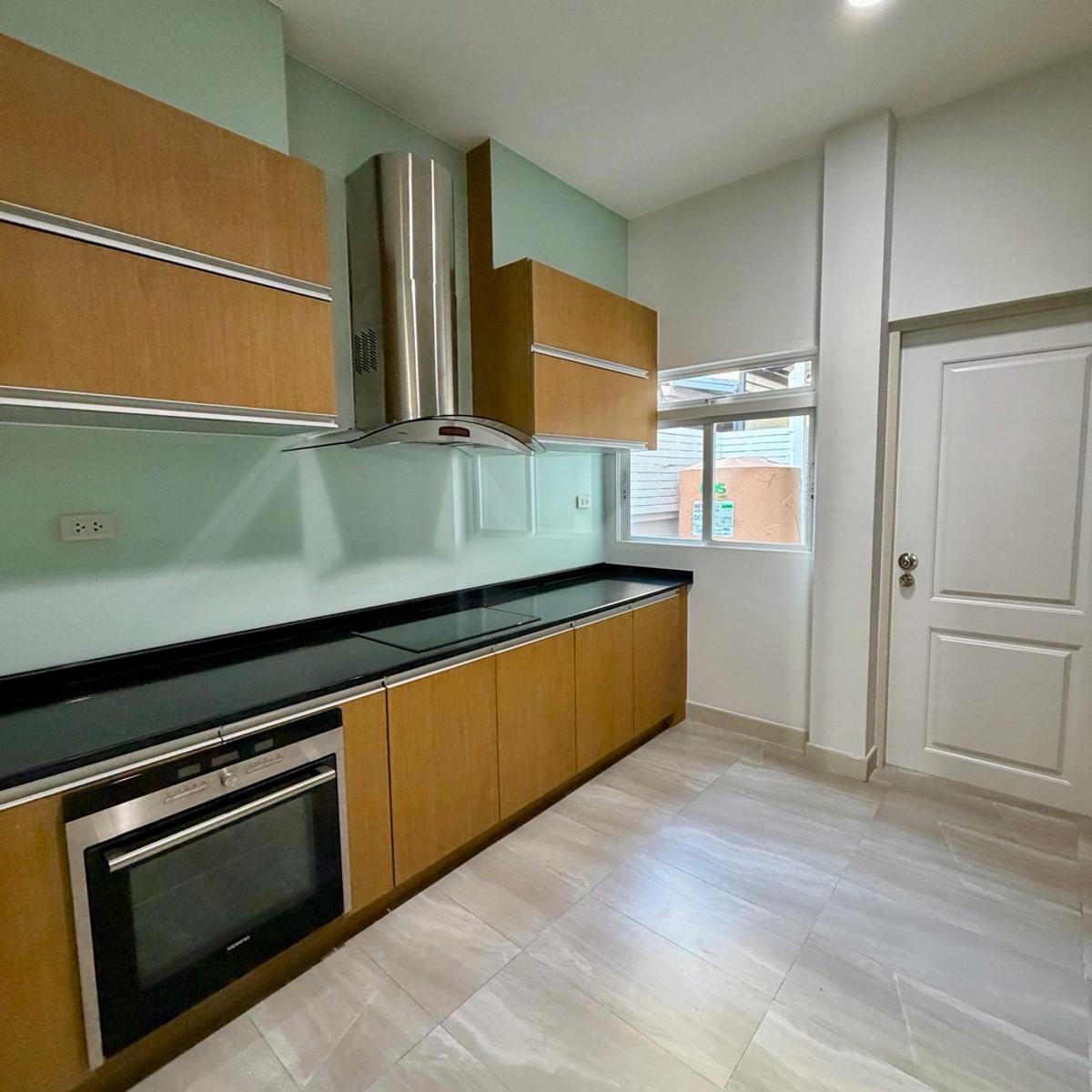 HousePattanakan, Srinakarin : 3-storey luxury detached house, Grand Bangkok Boulevard project, Rama 9 - Srinakarin (Krungthep Kreetha) 🏡 next to Wellington College international school, near the golf course.