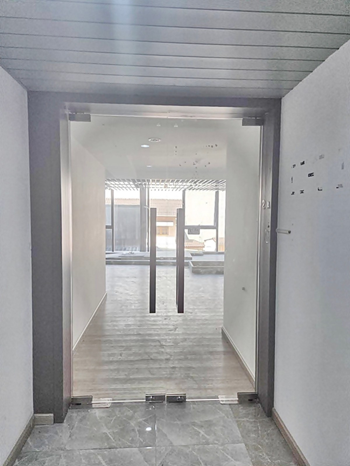 For RentOfficeRatchadapisek, Huaikwang, Suttisan : Office Space 75-190 sqm. in Building near MRT Sutthisan For Rent