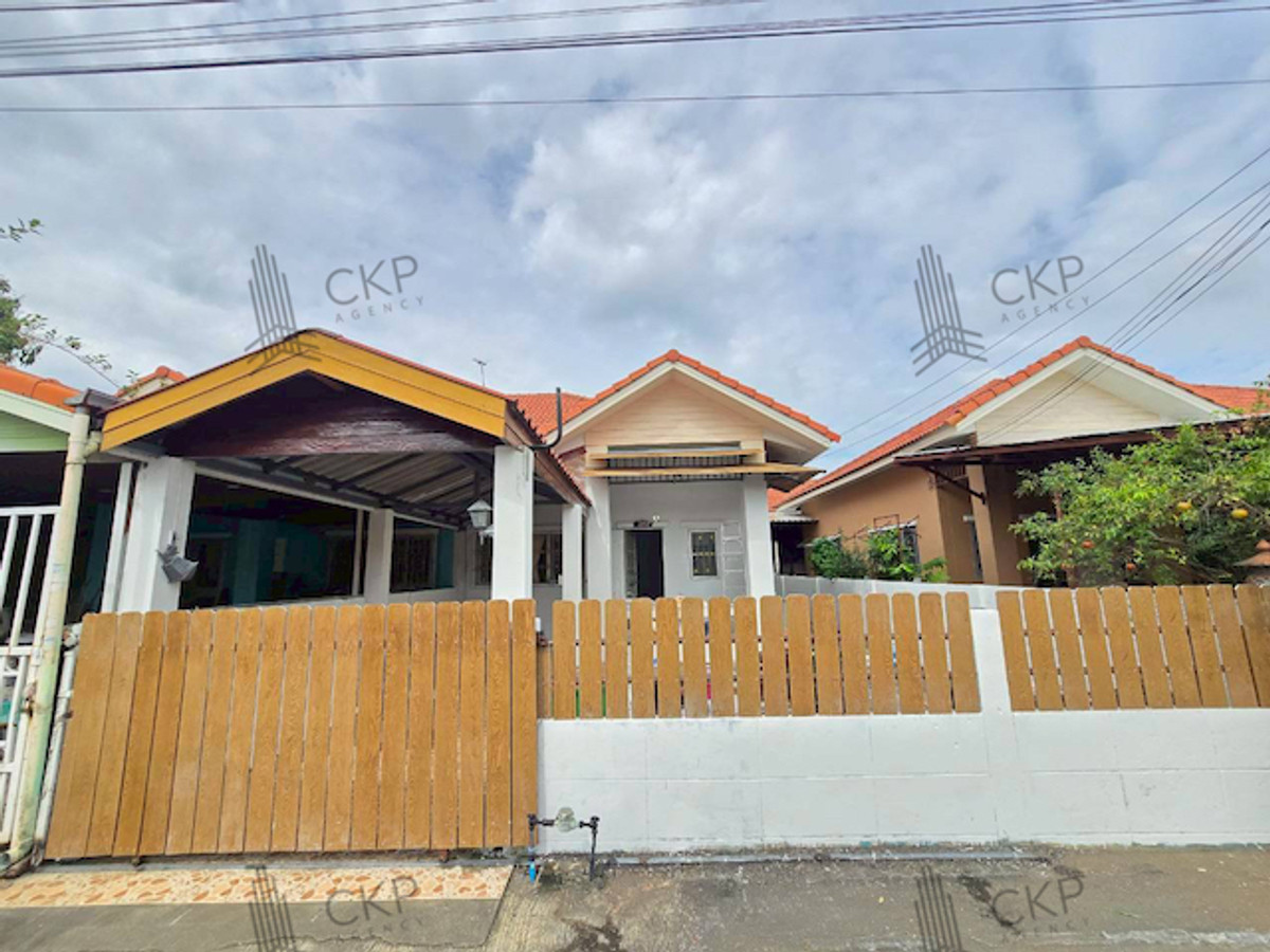 ขายปทุมธานี รังสิต ธรรมศาสตร์ : บ้านแฝด ราชพฤกษ์ 2 ชั้นเดียว ขนาด 37.2 ตร.วา พื้นที่กว้างขวาง จอดรถได้ 1 คัน โครงสร้างแข็งแรง ทำเลดี