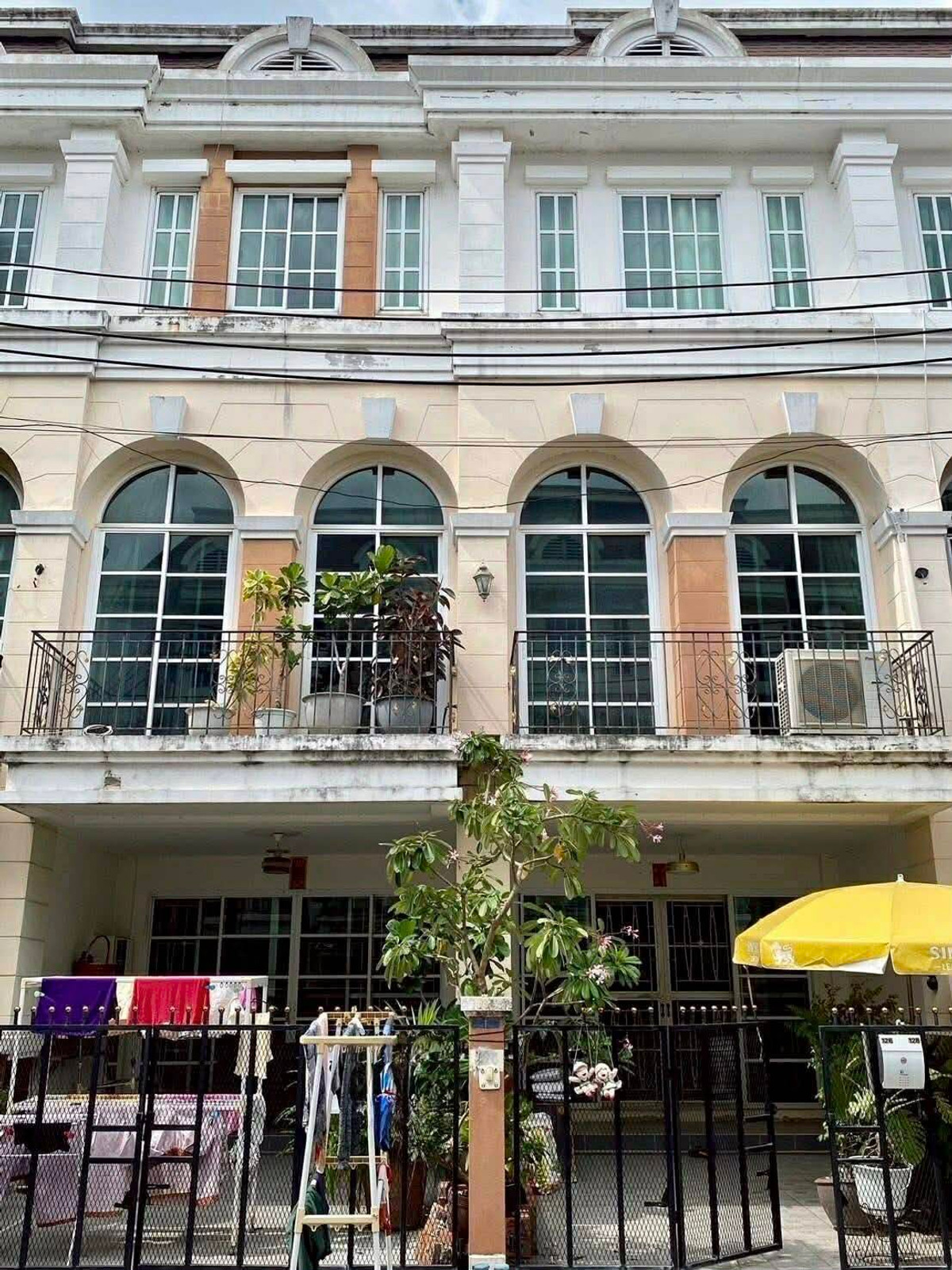 ทาวน์โฮมลาดพร้าว เซ็นทรัลลาดพร้าว : ขาย/ให้เช่า ถูกมาก!! ทาวน์โฮม 3 ชั้น 2 หลังทะลุกัน ม.พลัสซิตี้พาร์ค ลาดพร้าว 71 ใกล้รร.สตรีวิทยา2 เซ็นทรัล ทางด่วนฯ