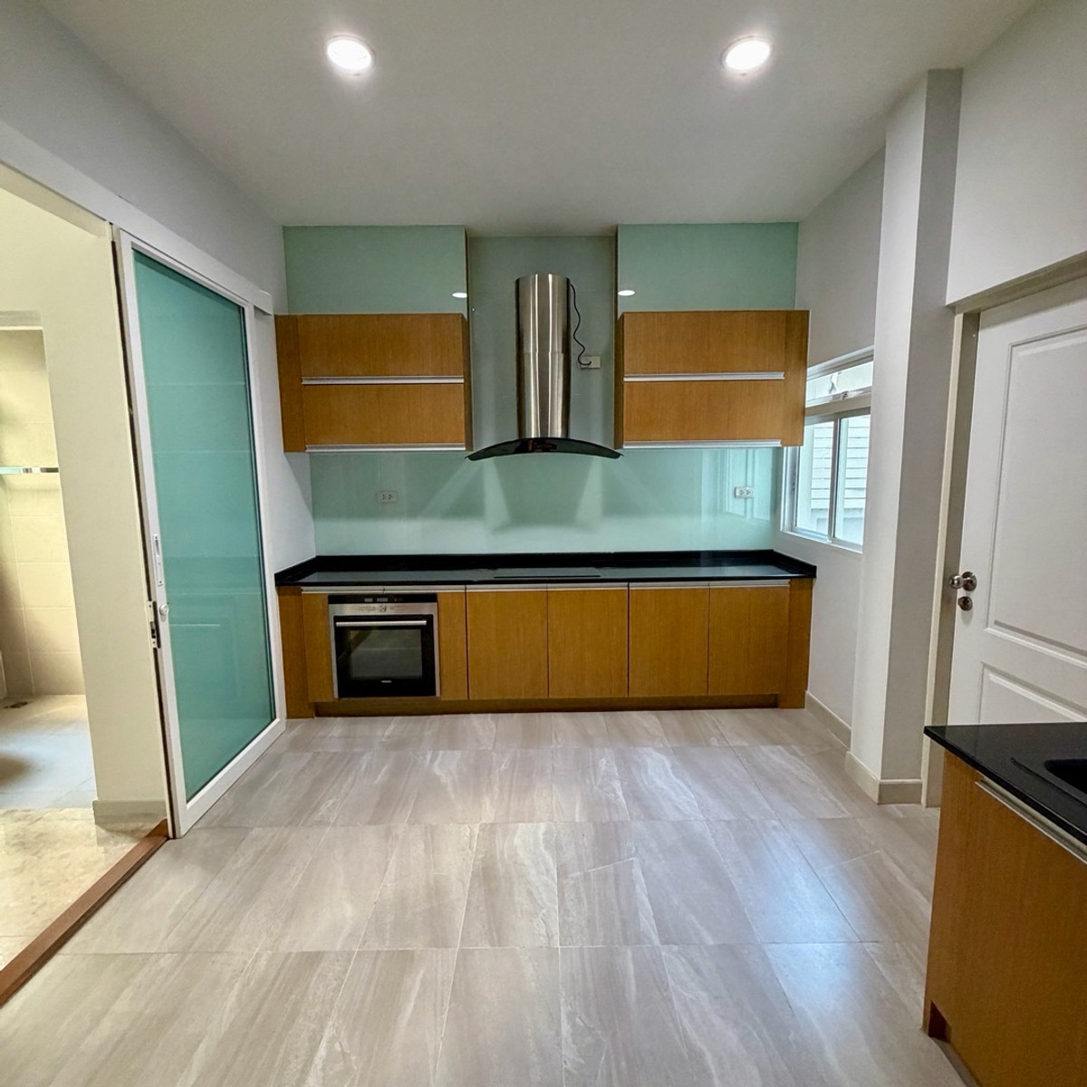 HousePattanakan, Srinakarin : 3-storey luxury detached house, Grand Bangkok Boulevard project, Rama 9 - Srinakarin (Krungthep Kreetha) 🏡 next to Wellington College international school, near the golf course.