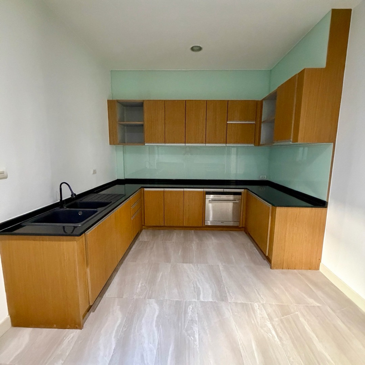 HousePattanakan, Srinakarin : 3-storey luxury detached house, Grand Bangkok Boulevard project, Rama 9 - Srinakarin (Krungthep Kreetha) 🏡 next to Wellington College international school, near the golf course.