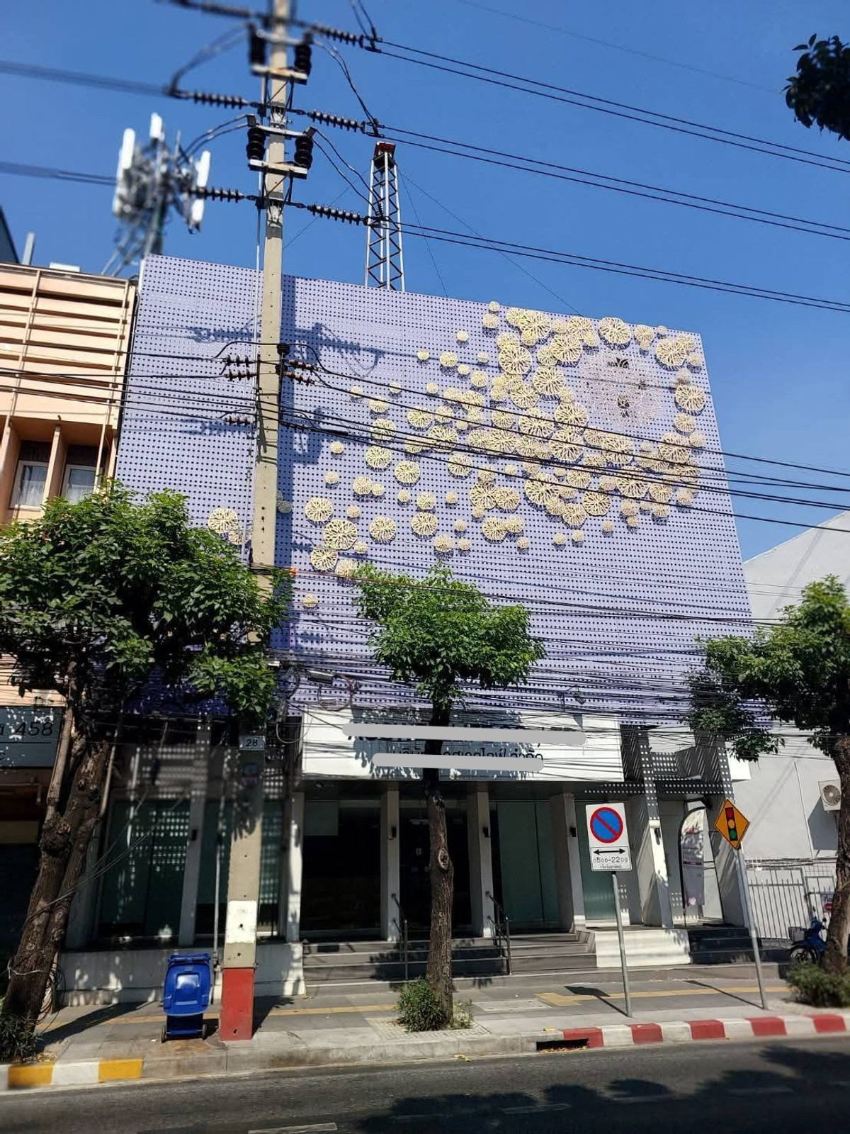 For RentOfficeOnnut, Udomsuk : For Rent, 🏬 Office Building 3 Storey, 📏 Usable Area 656 sq.m. ⛳ On Rama 4 Road 🚝 Only 1.5 km. from BTS Phra Khanong