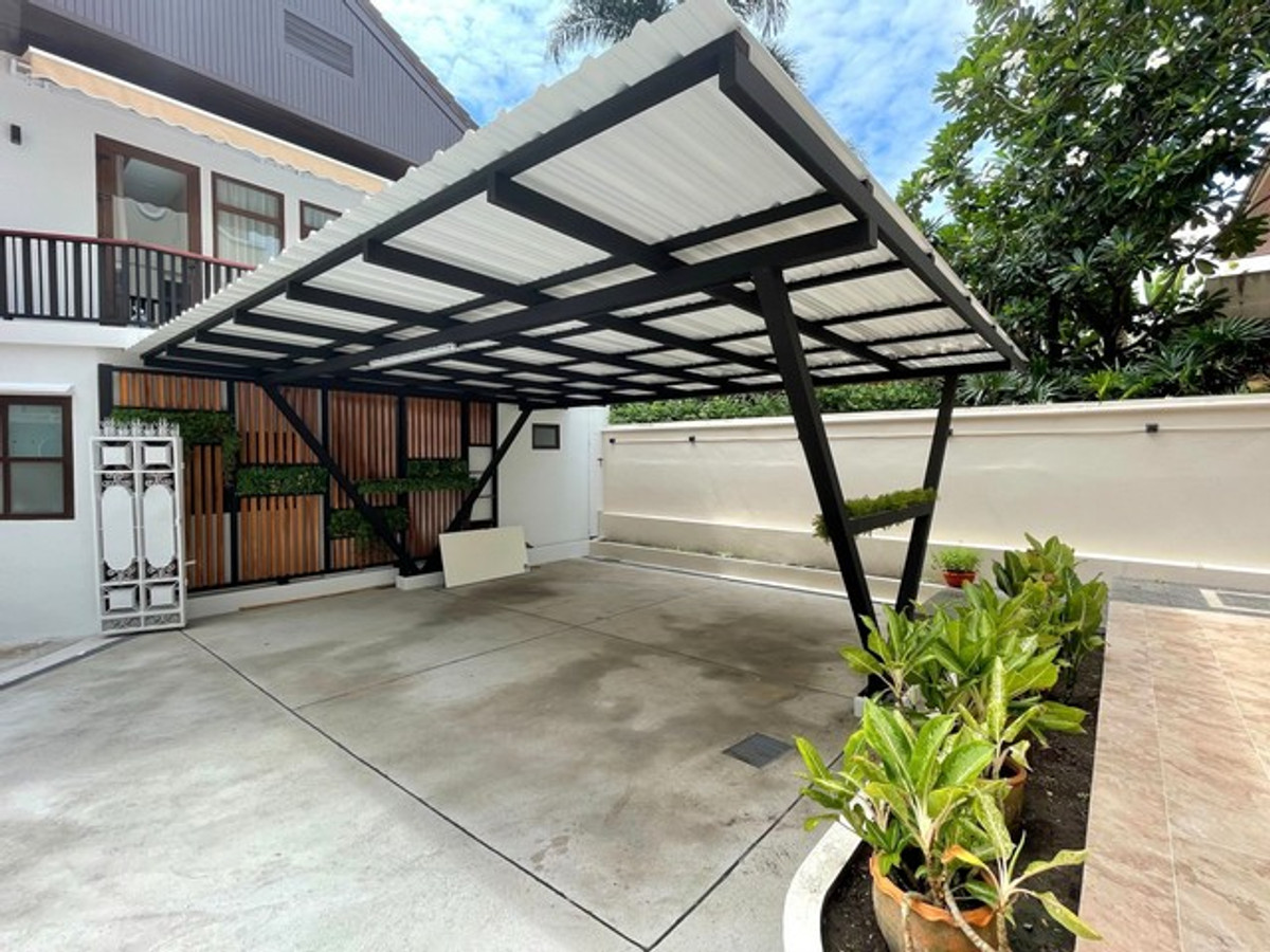 ให้เช่าบ้านคลองเตย กล้วยน้ำไท : บ้านเดี่ยว4ชั้น 80ตรว.ชั้นบนสุดเป็นดาดฟ้า สุุขุมวิท ใกล้สถานี BTS นานา