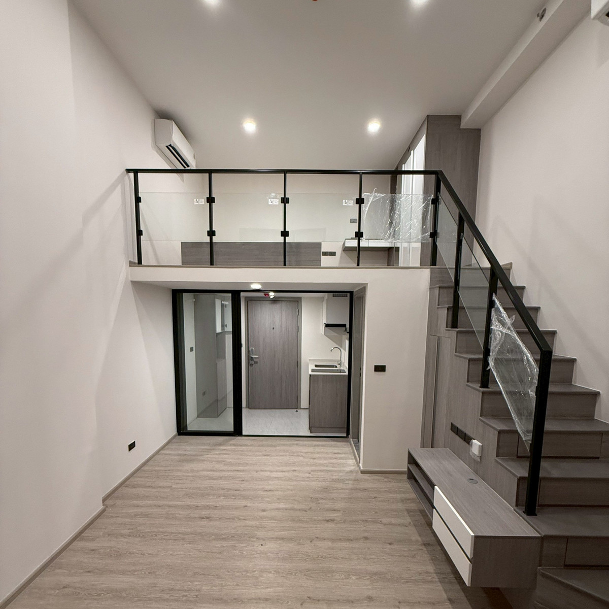 ขายคอนโดปิ่นเกล้า จรัญสนิทวงศ์ : ✨ High Ceiling Signature Unit | One & Only in This Area