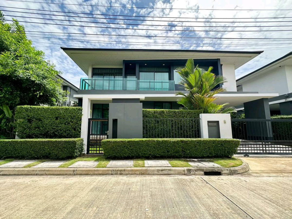 For RentHousePattanakan, Srinakarin : For rent - Baan Setthasiri Krungthep Kreetha 1, has a maids room, 5 bedrooms.