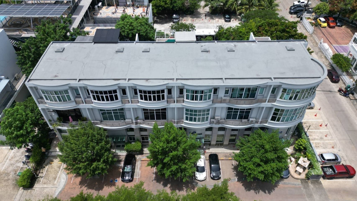 For RentOfficeRamkhamhaeng, Hua Mak : Office for rent, 4 floors, Town in Town | Large area 300 sq m., connecting Lat Phrao - along the expressway.