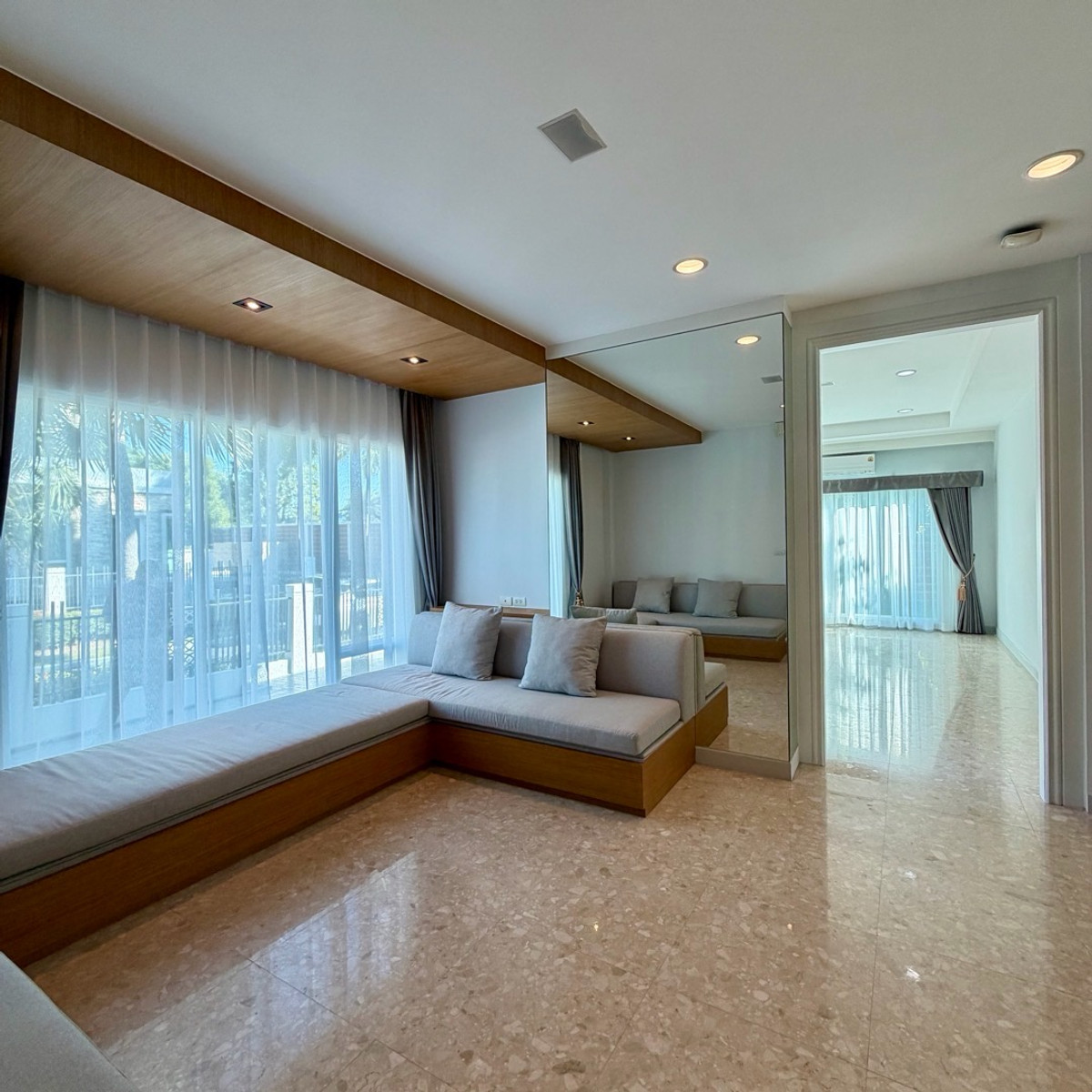 HousePattanakan, Srinakarin : 3-storey luxury detached house, Grand Bangkok Boulevard project, Rama 9 - Srinakarin (Krungthep Kreetha) 🏡 next to Wellington College international school, near the golf course.