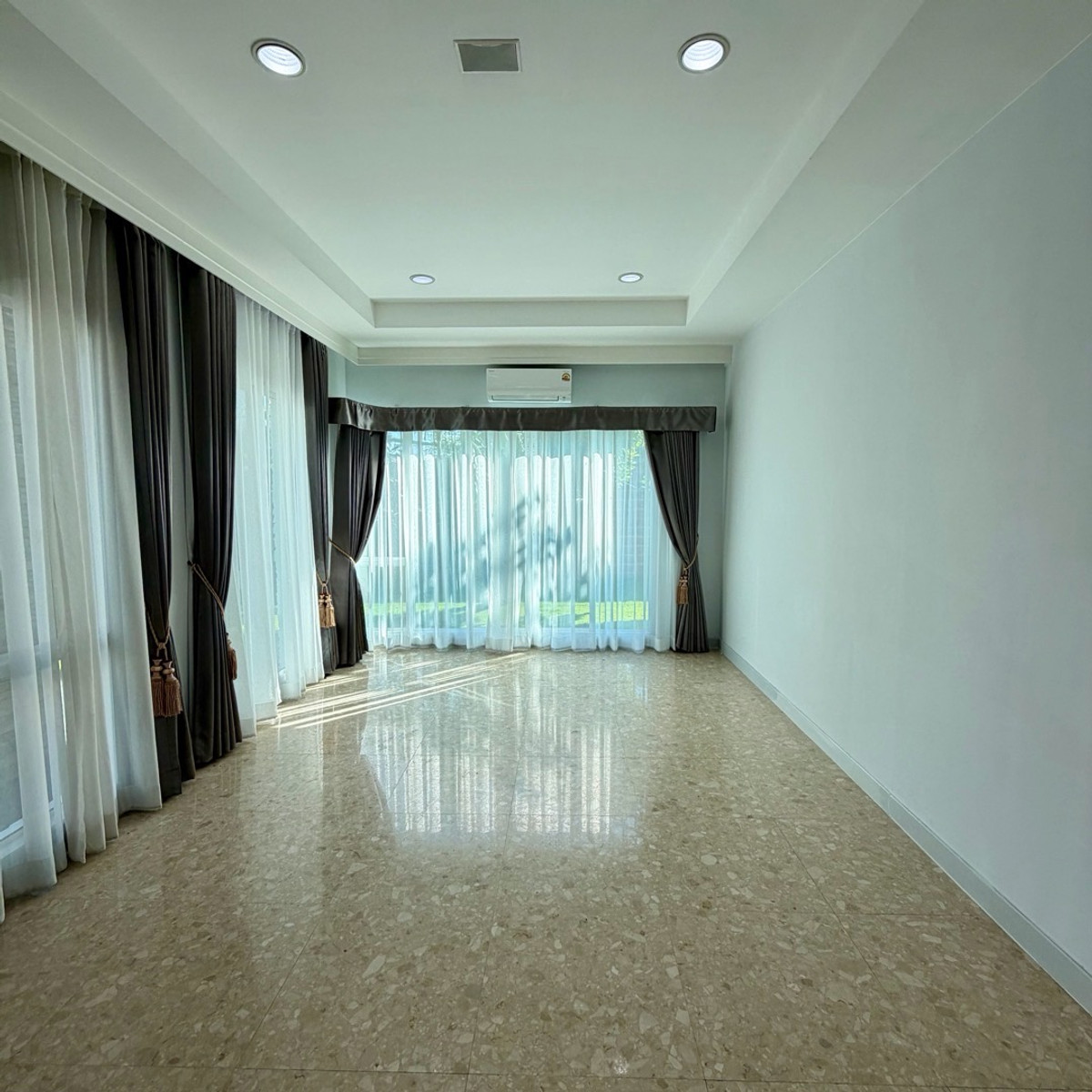 HousePattanakan, Srinakarin : 3-storey luxury detached house, Grand Bangkok Boulevard project, Rama 9 - Srinakarin (Krungthep Kreetha) 🏡 next to Wellington College international school, near the golf course.