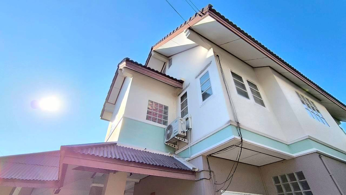 For SaleHousePhutthamonthon, Salaya : Baan Sri Supalai Single house for sale, 129.2 square meters, near Mahidol University, Salaya, Phutthamonthon, Salaya-Bang Len Road. Sri Supalai Village, Ban Mai Subdistrict, Bang Yai District, Nonthaburi, on the boundary between Nonthaburi and Nakhon Path