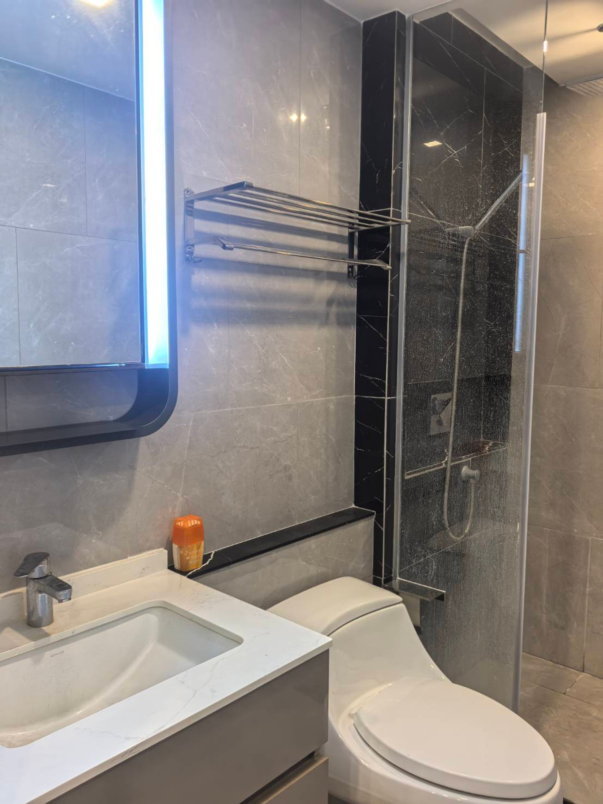 For RentCondoRama9, Petchburi, RCA : FOR RENT - 1 BEDROOM 41 SQ.M- READY TO MOVE IN - CALL NOW 094-641-5974