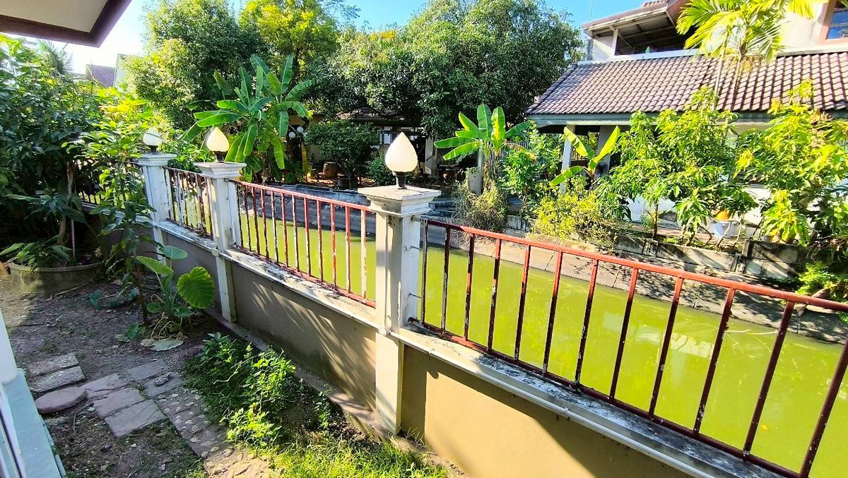 For SaleHousePhutthamonthon, Salaya : Baan Sri Supalai Single house for sale, 129.2 square meters, near Mahidol University, Salaya, Phutthamonthon, Salaya-Bang Len Road. Sri Supalai Village, Ban Mai Subdistrict, Bang Yai District, Nonthaburi, on the boundary between Nonthaburi and Nakhon Path