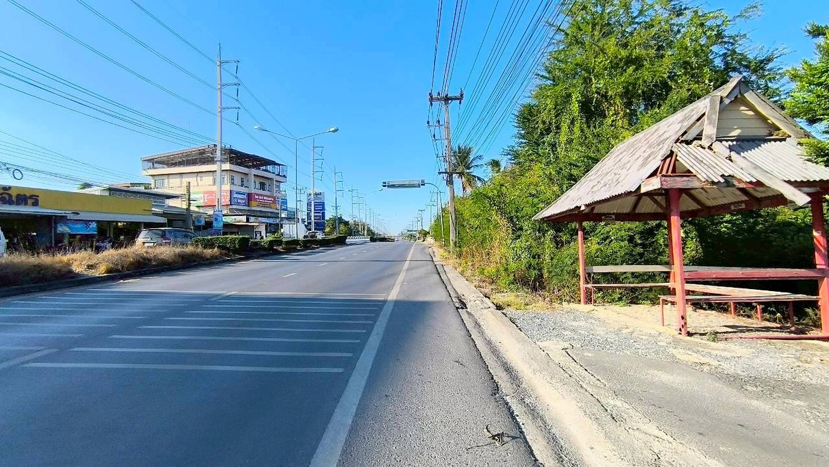 For SaleHousePhutthamonthon, Salaya : Baan Sri Supalai Single house for sale, 129.2 square meters, near Mahidol University, Salaya, Phutthamonthon, Salaya-Bang Len Road. Sri Supalai Village, Ban Mai Subdistrict, Bang Yai District, Nonthaburi, on the boundary between Nonthaburi and Nakhon Path