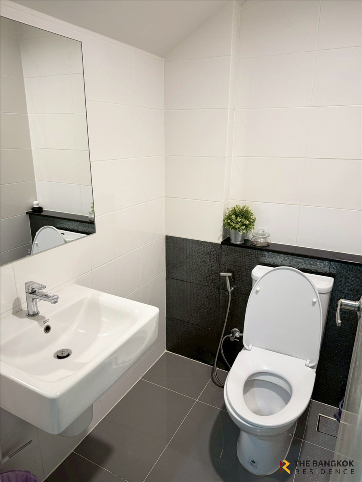 ขายทาวน์โฮมเสรีไทย-นิด้า : Baan Klang Muang Ladprao - Serithai  🏡 ทาวน์โฮม 3 ชั้น ติดถนนเสรีไทย