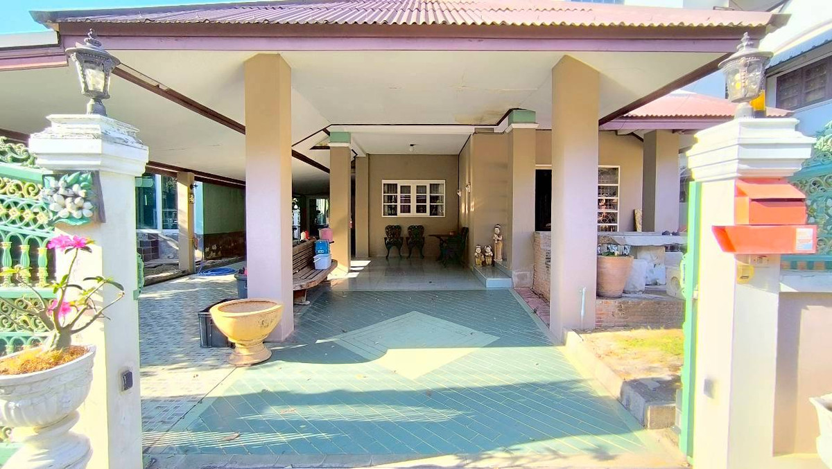 For SaleHousePhutthamonthon, Salaya : Baan Sri Supalai Single house for sale, 129.2 square meters, near Mahidol University, Salaya, Phutthamonthon, Salaya-Bang Len Road. Sri Supalai Village, Ban Mai Subdistrict, Bang Yai District, Nonthaburi, on the boundary between Nonthaburi and Nakhon Path