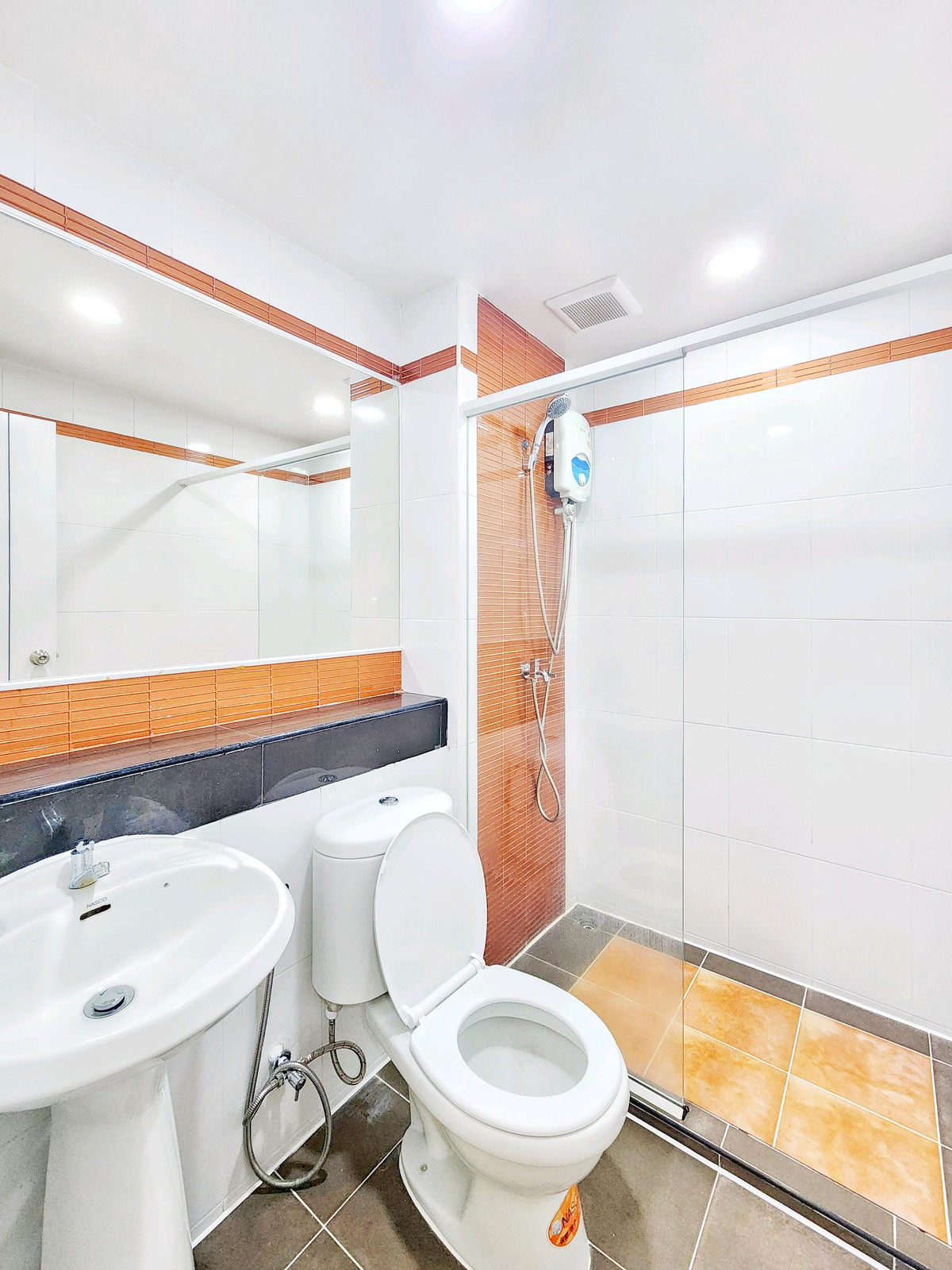 For SaleCondoBang Sue, Wong Sawang, Tao Pun : Condo in Prachachuen zone, oops!! Who is a health person? What clean things do you like? Lets take a look at this room. Colorful, very pleasing to the eyes with the Regent Home 6/1 project. Installments starting at only 5,xxx baht/month, salary 15,000