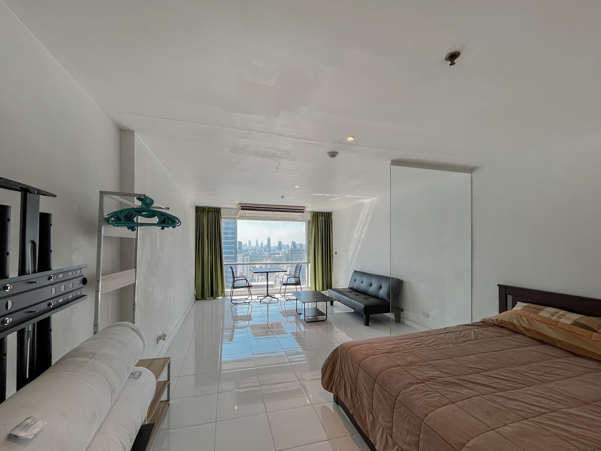 ขายคอนโดนานา : 🔥 เจ้าของต้องการขายด่วน! Sukhumvit Suite ราคา 2.8 ล้าน ราคาดีสุดในตลาด ทักมาราคาอาจต่อรองได้อีก