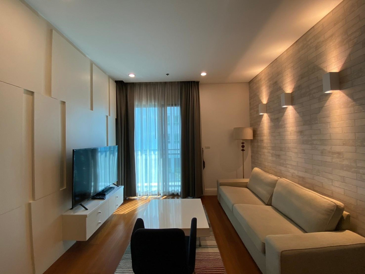 For RentCondoSukhumvit, Asoke, Thonglor : 💎 ✨ Luxurious rental! BRIGHT 24 large condo near BTS Phrom Phong ✨ 💎 1 Bedroom room size 67.44 sq m., hard to find! Located in the heart of Sukhumvit 24, meeting the needs of premium living.