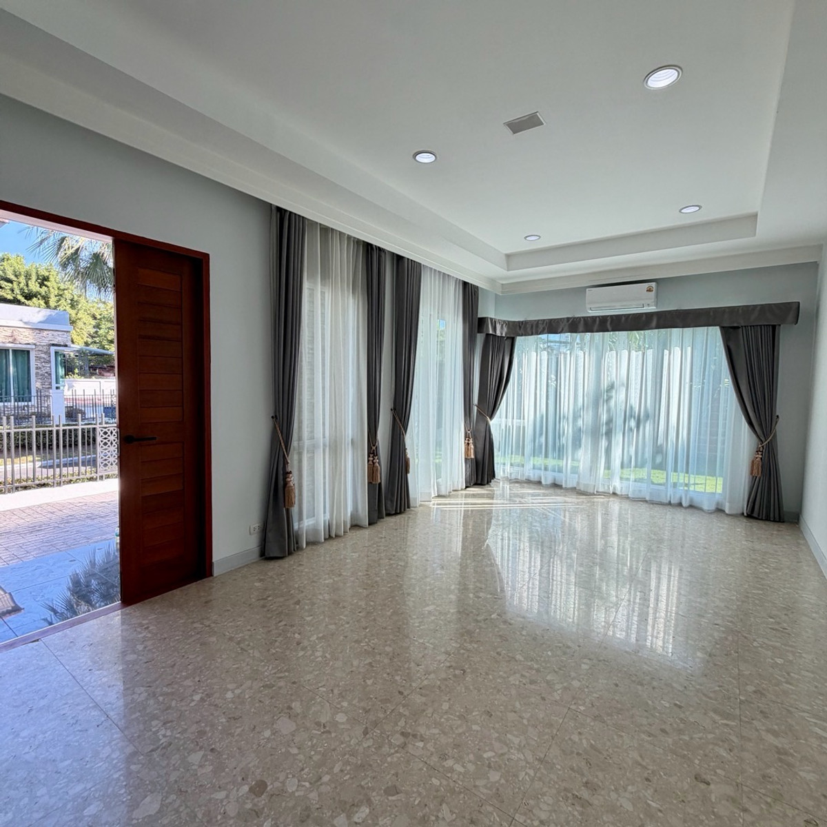 HousePattanakan, Srinakarin : 3-storey luxury detached house, Grand Bangkok Boulevard project, Rama 9 - Srinakarin (Krungthep Kreetha) 🏡 next to Wellington College international school, near the golf course.