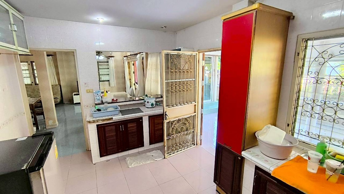 For SaleHousePhutthamonthon, Salaya : Baan Sri Supalai Single house for sale, 129.2 square meters, near Mahidol University, Salaya, Phutthamonthon, Salaya-Bang Len Road. Sri Supalai Village, Ban Mai Subdistrict, Bang Yai District, Nonthaburi, on the boundary between Nonthaburi and Nakhon Path