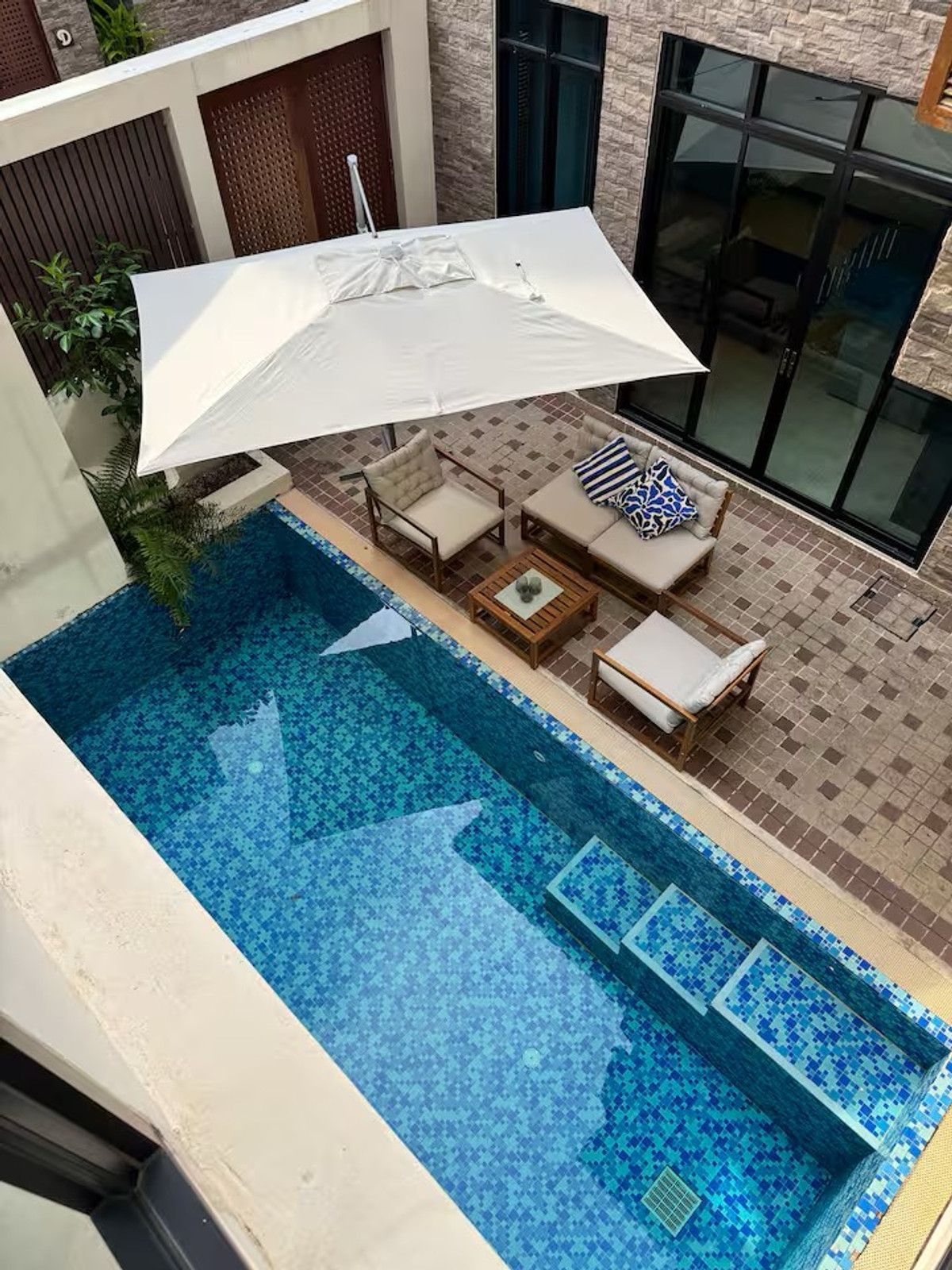 ให้เช่าบ้านสุขุมวิท อโศก ทองหล่อ : For Rent Pool Villa in Sukhumvit 24 only 5 minute walk to Emquatier and BTS