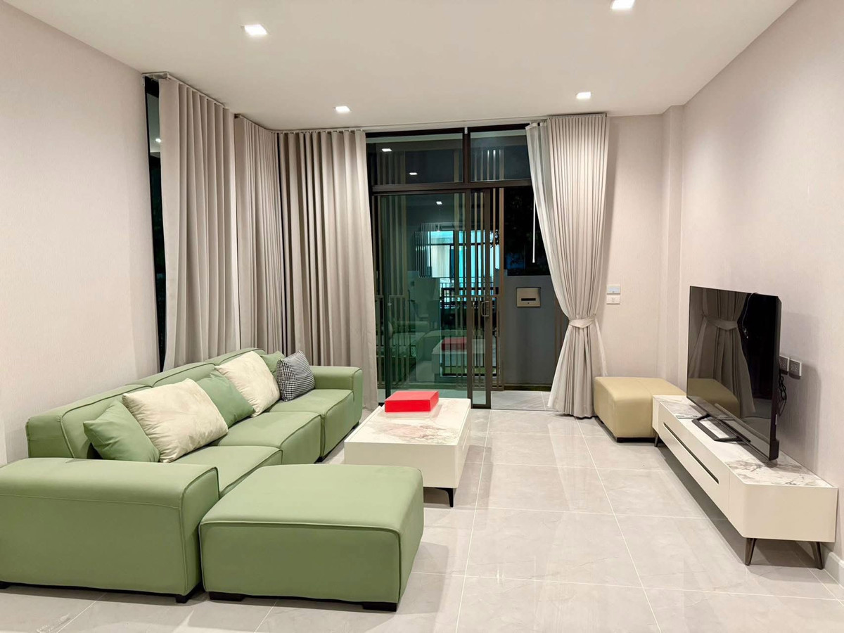 For RentHousePattanakan, Srinakarin : 💥For rent 150,000 baht Bangkok Boulevard Bangna–Srinakarin 2-story detached house.