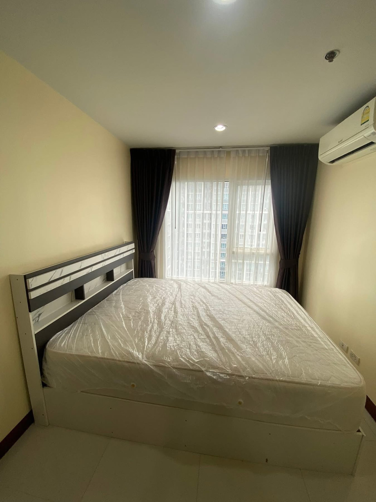 ขายคอนโดบางซื่อ วงศ์สว่าง เตาปูน : ขายคอนโดรีโนเวทใหม่ โครงการ รีเจ้นท์ โฮม บางซ่อน 27 ติด MRT บางซ่อน (AM2090)