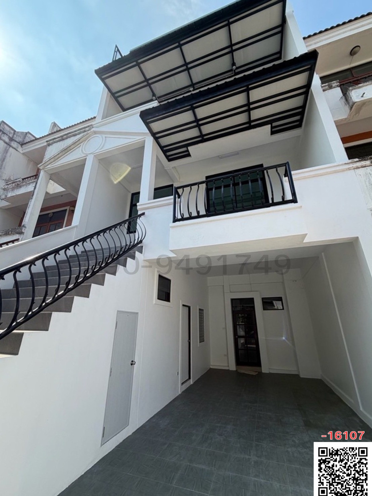 ให้เช่าทาวน์โฮมบางนา แบริ่ง ลาซาล : เช่า ทาวน์โฮม 4 ชั้น ขนาดใหญ่ ใกล้ทั้งไบเทคและ BTS 