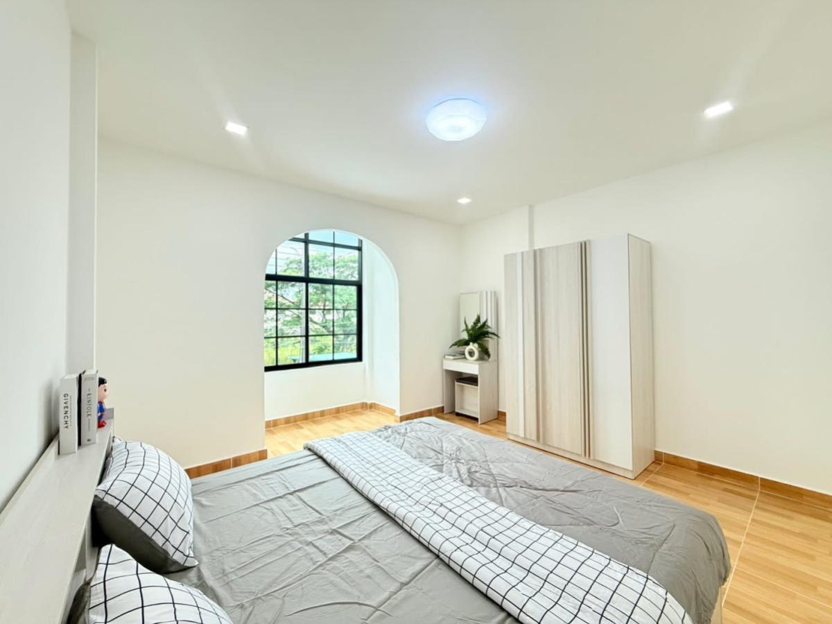 ขายทาวน์โฮมมีนบุรี-ร่มเกล้า : ขายทาวน์เฮ้าส์/ทาวน์โฮม  บ้านมหาลาภ 2 รีโนเวทใหม่ หนองจอก เขต หนองจอก กรุงเทพ CX-140626