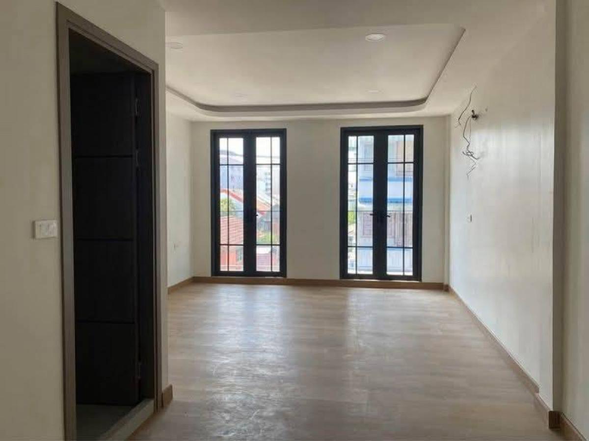 ขายอาคารพาณิชย์รัชดา ห้วยขวาง : ขายอาคารพาณิชย์ 4.5 ชั้น  250 ตารางเมตร ซอยประชาสงเคราะห์ 33 รัชดาภิเษก เขต ดินแดง กรุงเทพ CX-140318