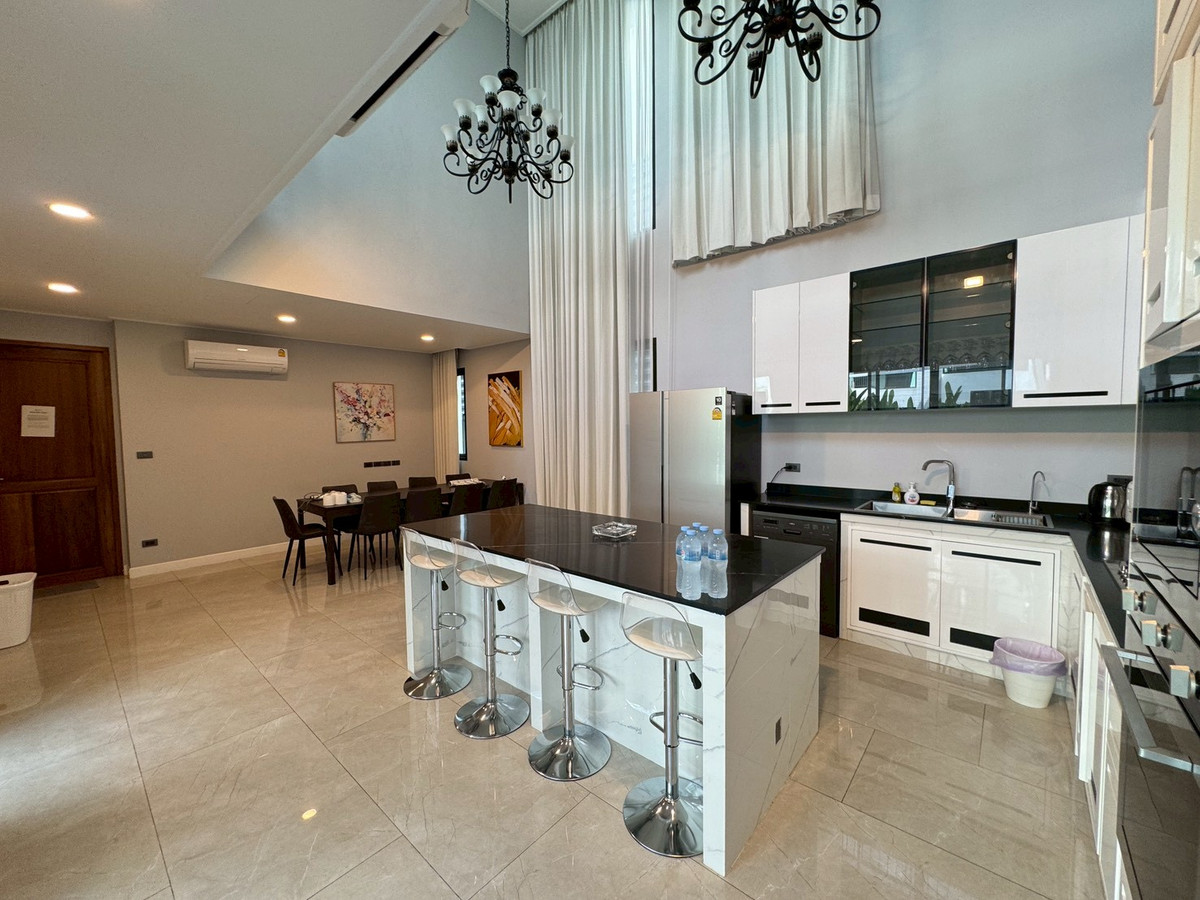 For RentHouseSukhumvit, Asoke, Thonglor : Luxury newly built house with 1,000 sq.m. of usable area, featuring a private swimming pool ** NO CO-AGENT ** 