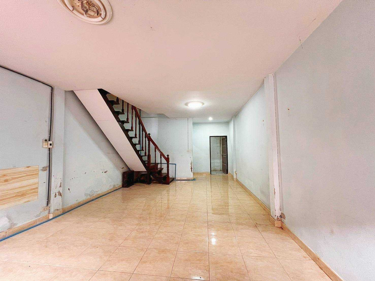 ขายทาวน์โฮมแจ้งวัฒนะ เมืองทอง : ขายทาวน์เฮ้าส์ 2 ชั้น ราคาดี ทำเลเยี่ยม เดินทางสะดวก ใกล้เทศบาลปากเกร็ด ซ.ขจรเนติยุทธ7 แจ้งวัฒนะ ปากเกร็ด5 นนทบุรี