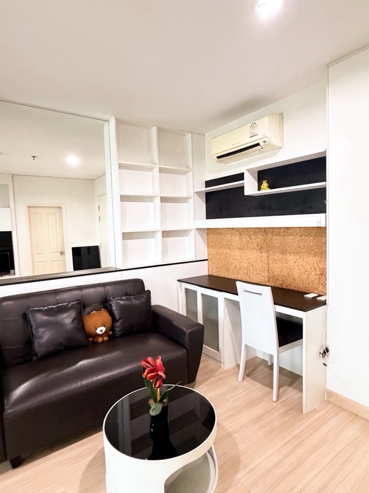 For RentCondoLadprao, Central Ladprao : For rent, 2 bedrooms, 67 sq m, north side, price 28,000 baht, if interested, make an appointment to view 0808144488