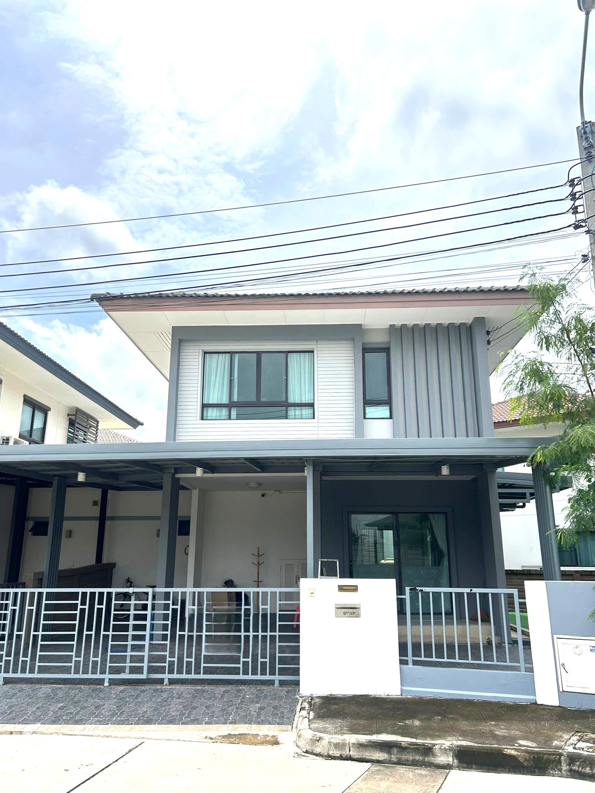 ขายบ้าน : ขายราคาดีที่สุด habitia shine ท่าข้าม ใกล้พระราม 2 บ้านเดี่ยวทำเลดีที่สุดในโครงการ 064-974-2441