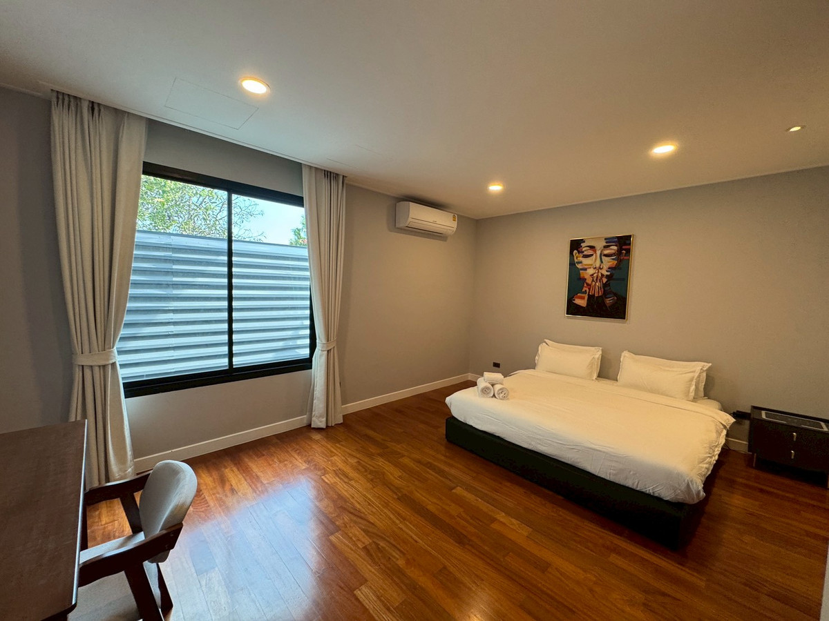 For RentHouseSukhumvit, Asoke, Thonglor : Luxury newly built house with 1,000 sq.m. of usable area, featuring a private swimming pool ** NO CO-AGENT ** 